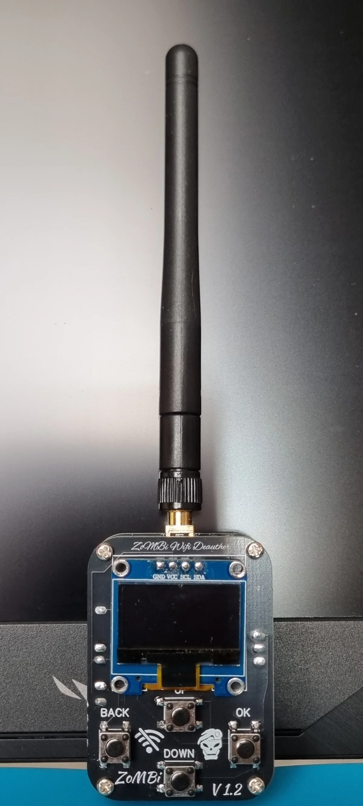 ZoMBi V 1.2 (Antenna)